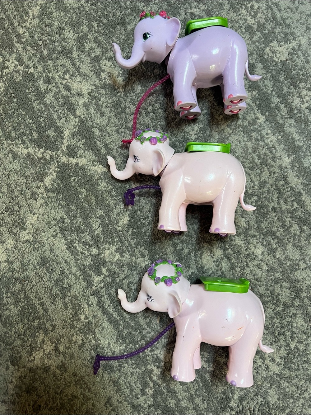 Barbie The Island Princess Kelly ride-on elephants